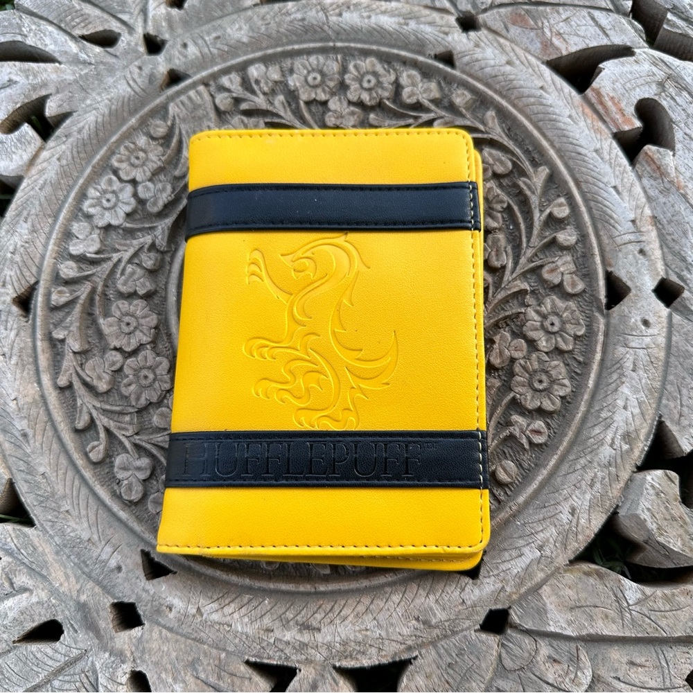 Harry Potter Hufflepuff Yellow & Black Wallet